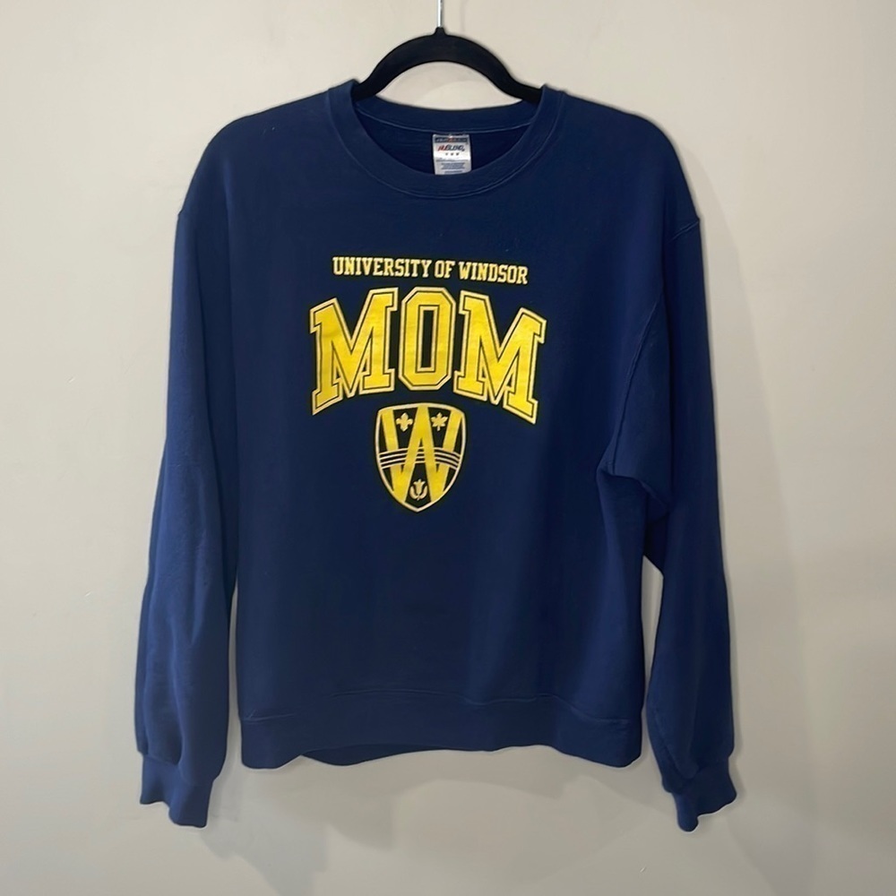 Jerzees University of Windsor Mom Navy Blue & Gold Sweatshirt Women's Size M